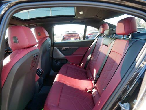 2026 BMW 550e xDrive