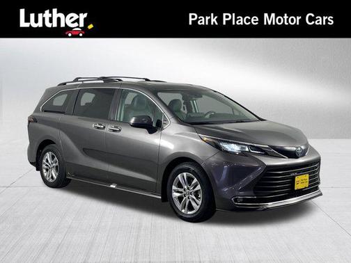 2023 Toyota Sienna XLE