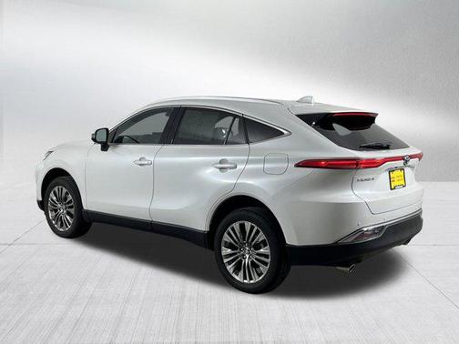 Wind Chill Pearl 2024 Toyota Venza XLE