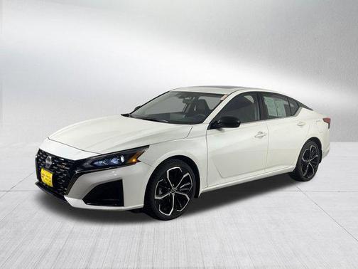 Pearl White Tricoat 2023 Nissan Altima SR Intelligent AWD