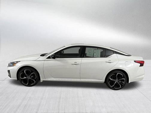 Pearl White Tricoat 2023 Nissan Altima SR Intelligent AWD