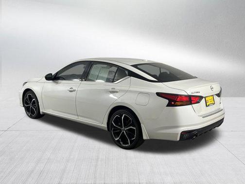 Pearl White Tricoat 2023 Nissan Altima SR Intelligent AWD