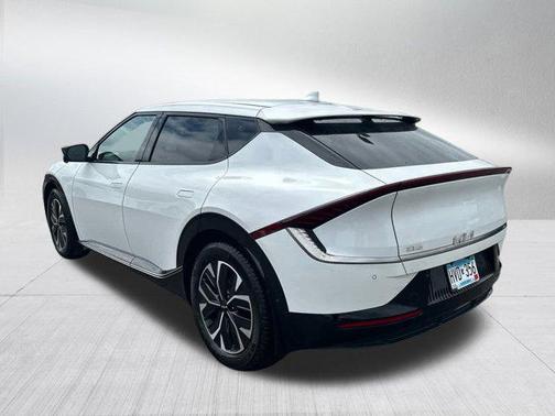 2022 Kia EV6 Wind