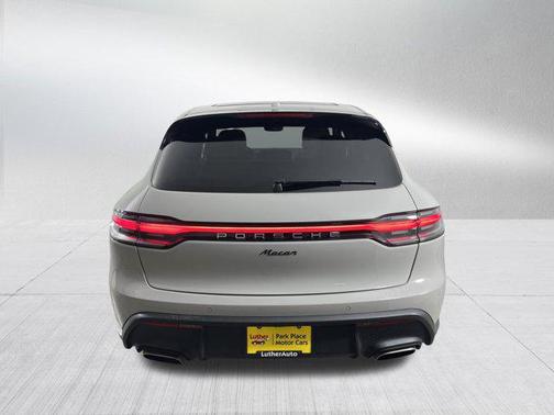 2023 Porsche Macan AWD