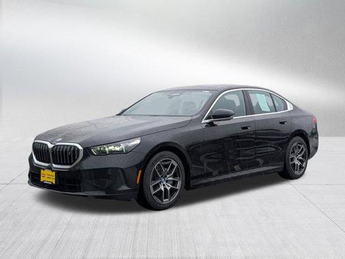 Black Sapphire Metallic 2024 BMW i5 eDrive40