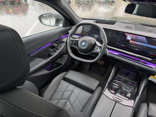 Black Sapphire Metallic 2024 BMW i5 eDrive40