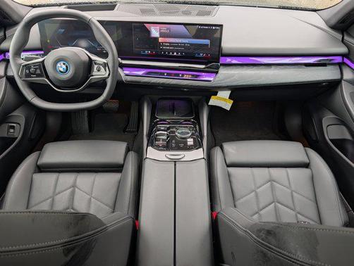 Black Sapphire Metallic 2024 BMW i5 eDrive40