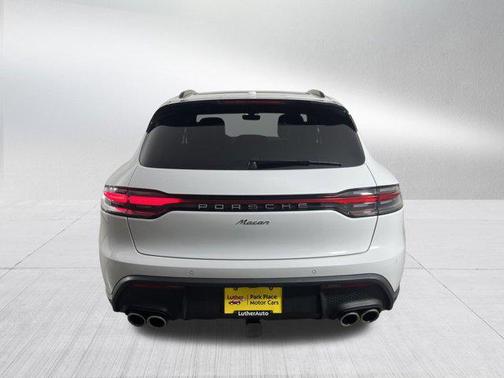 2022 Porsche Macan AWD