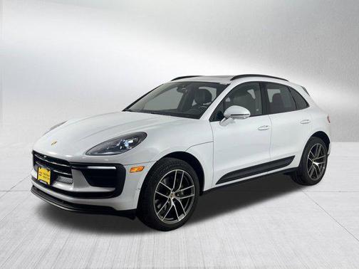 2022 Porsche Macan AWD