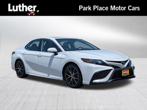 White 2022 Toyota Camry SE