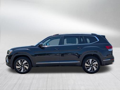 Deep Black Pearl 2024 Volkswagen Atlas 2.0T SEL