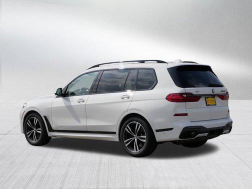 2021 BMW X7 M50i