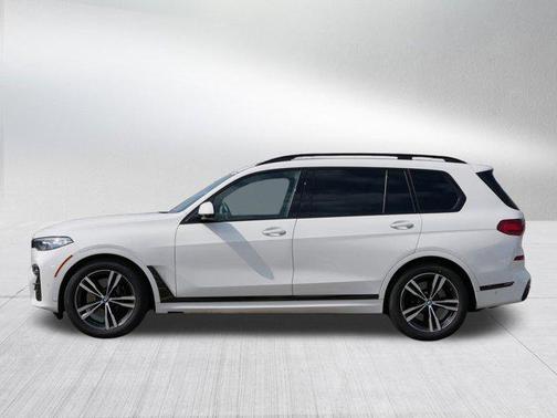 2021 BMW X7 M50i