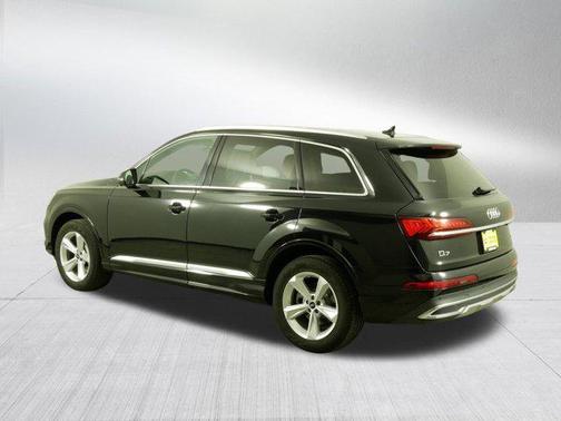 2024 Audi Q7 45 Premium Plus