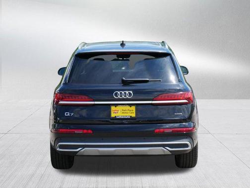 2024 Audi Q7 45 Premium Plus