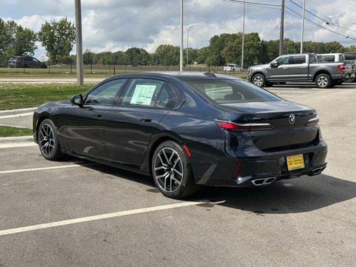 2025 BMW 760 i xDrive