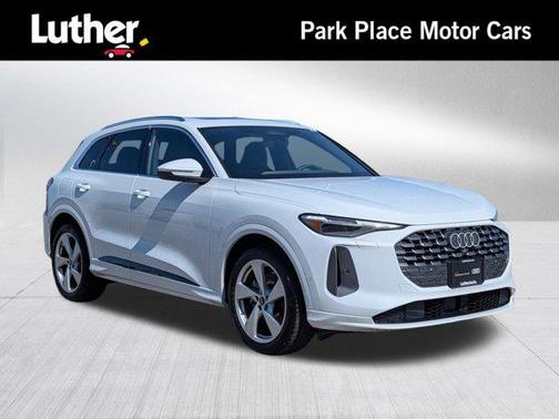 Glacier White Metallic 2025 Audi Q5 Prestige TFSI quattro S tronic