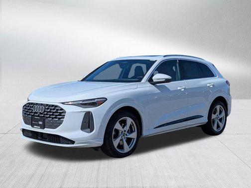 Glacier White Metallic 2025 Audi Q5 Prestige TFSI quattro S tronic