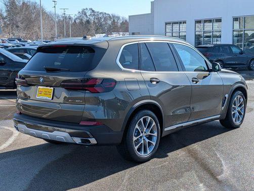 Manhattan Green Metallic 2026 BMW X5 PHEV xDrive50e