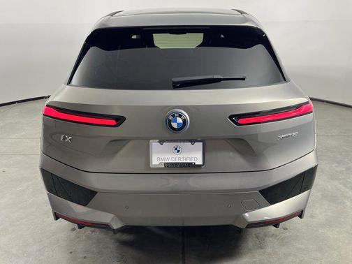 2025 BMW iX xDrive50