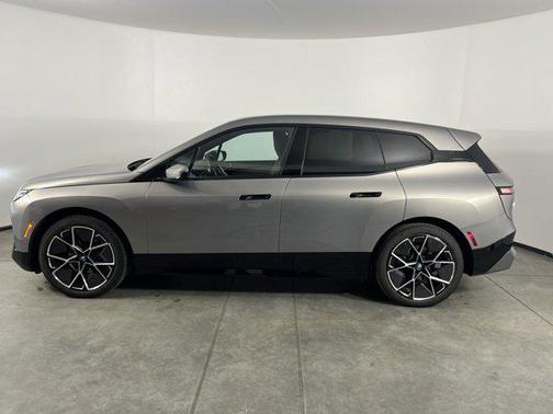 2025 BMW iX xDrive50