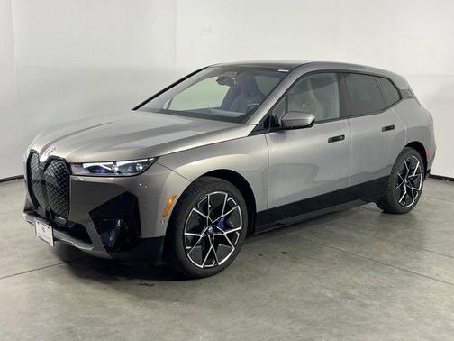 2025 BMW iX xDrive50