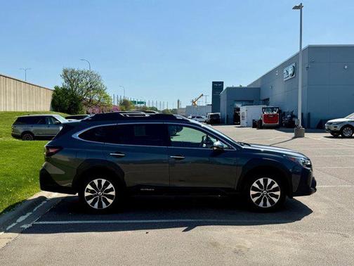 2023 Subaru Outback Touring