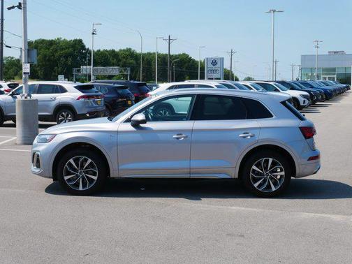 2022 Audi Q5 45 S line Premium Plus