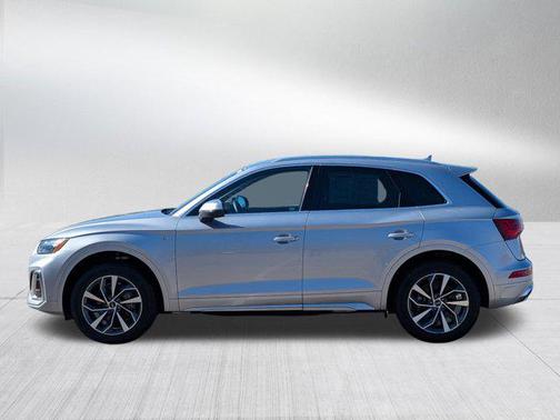 2022 Audi Q5 45 S line Premium Plus