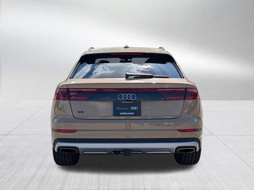 Sakhir Gold Metallic 2025 Audi Q8 55 Prestige