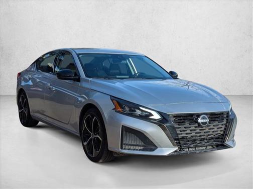 2023 Nissan Altima SR FWD