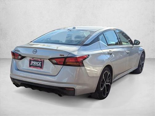 2023 Nissan Altima SR FWD