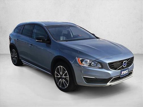2018 Volvo V60 Cross Country T5