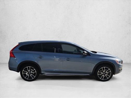 2018 Volvo V60 Cross Country T5