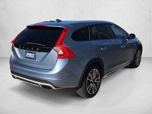 2018 Volvo V60 Cross Country T5