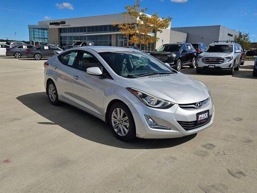 2015 Hyundai ELANTRA SE