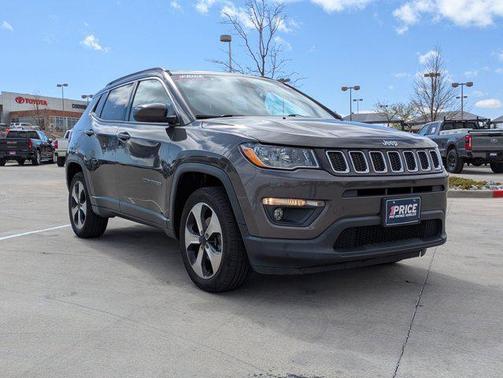 Granite Crystal Metallic Clearcoat 2018 Jeep Compass Latitude