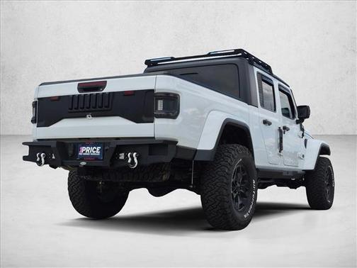 Bright White Clearcoat 2021 Jeep Gladiator Willys 4x4