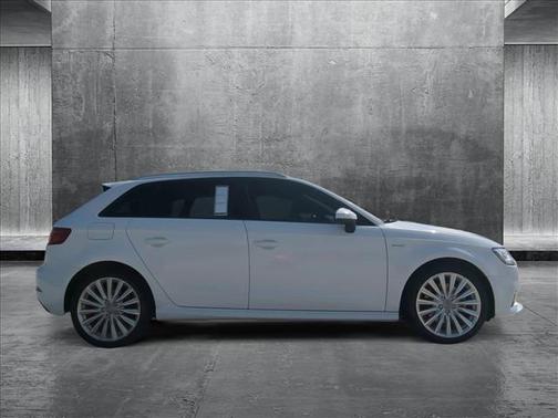 2017 Audi A3 e-tron 1.4T Premium