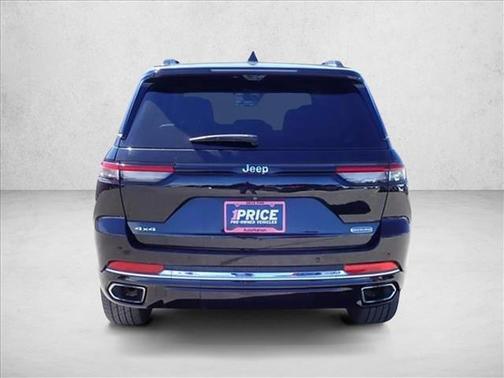 Diamond Black Crystal Pearlcoat 2023 Jeep Grand Cherokee Overland