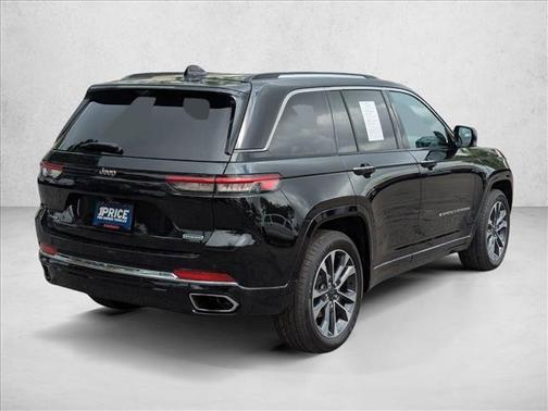 Diamond Black Crystal Pearlcoat 2023 Jeep Grand Cherokee Overland