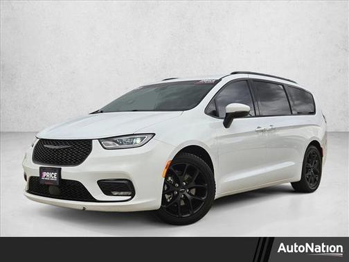 Bright White Clearcoat 2023 Chrysler Pacifica Touring L