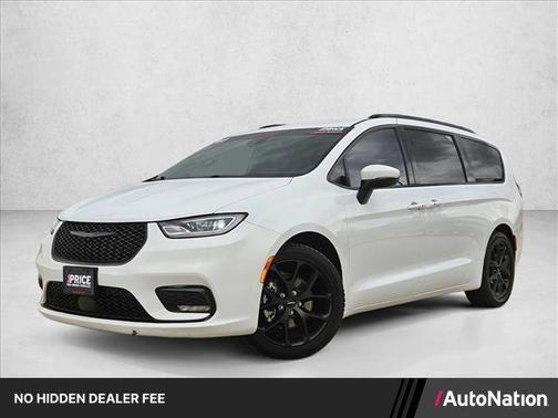 Bright White Clearcoat 2023 Chrysler Pacifica Touring L