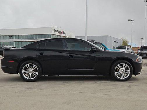 Pitch Black 2014 Dodge Charger SXT