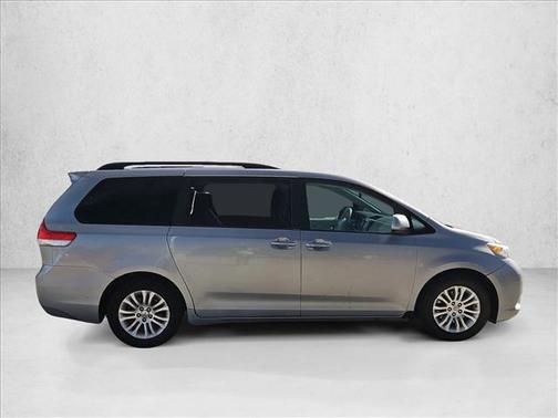 2011 Toyota Sienna XLE