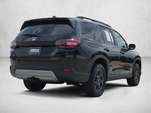 Crystal Black Pearl 2025 Honda Pilot TrailSport