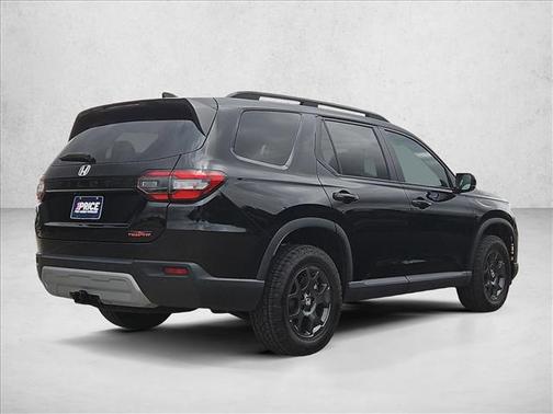 Crystal Black Pearl 2025 Honda Pilot TrailSport
