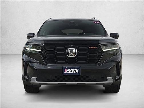 Crystal Black Pearl 2025 Honda Pilot TrailSport