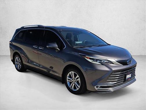 2021 Toyota Sienna Platinum 7 Passenger