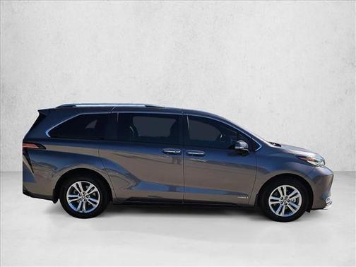 2021 Toyota Sienna Platinum 7 Passenger